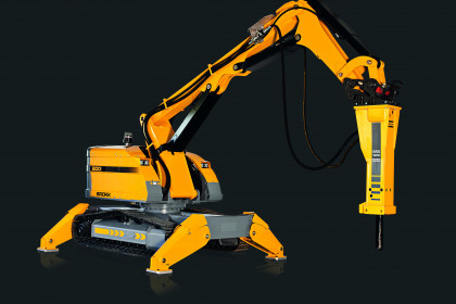 Brokk 800S con sfondo grigio